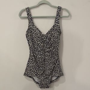 Maxine of Hollywood One Piece Swimsuit size 10 Black & Whitw Floral‎